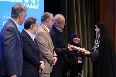 تصاویر/ مراسم گرامیداشت مقام پرستار با حضور رئیس جمهور