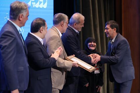 تصاویر/ مراسم گرامیداشت مقام پرستار با حضور رئیس جمهور