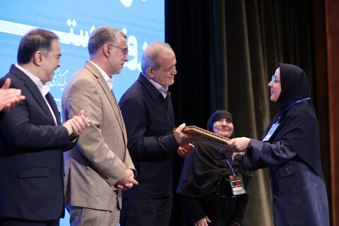 تصاویر/ مراسم گرامیداشت مقام پرستار با حضور رئیس جمهور