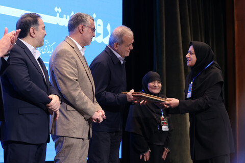 تصاویر/ مراسم گرامیداشت مقام پرستار با حضور رئیس جمهور