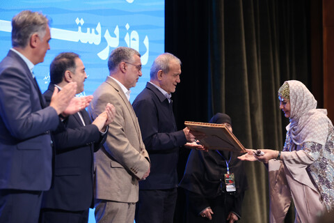 تصاویر/ مراسم گرامیداشت مقام پرستار با حضور رئیس جمهور