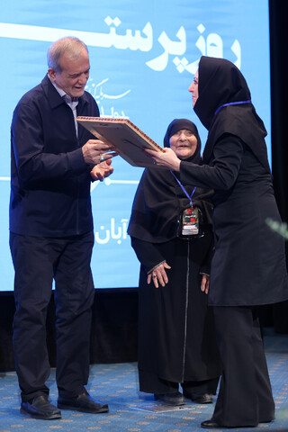 تصاویر/ مراسم گرامیداشت مقام پرستار با حضور رئیس جمهور