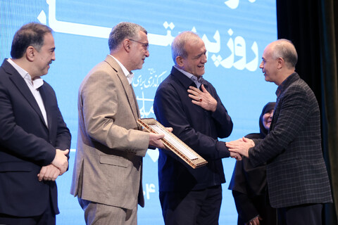 تصاویر/ مراسم گرامیداشت مقام پرستار با حضور رئیس جمهور