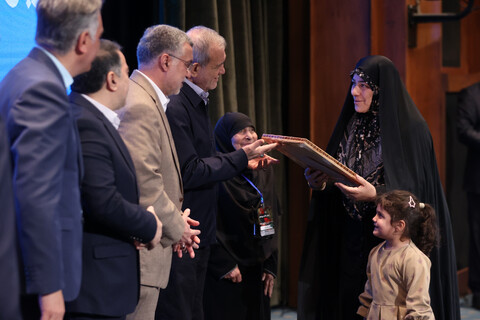 تصاویر/ مراسم گرامیداشت مقام پرستار با حضور رئیس جمهور