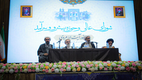 تصاویر/برگزاری همایش مبلغین استان همدان با حضور اعضای شورای عالی حوزه‌های علمیه