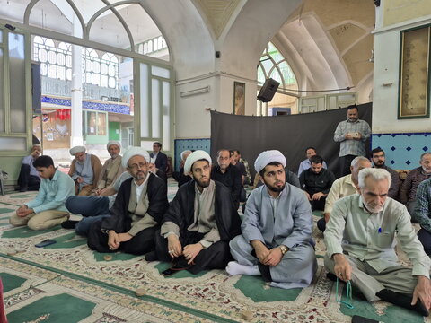 تصاویر/ حضور نماینده ولی فقیه در منطقه کاشان در مسجد مدرسه علمیه آیت‌الله مدنی کاشانی(ره)