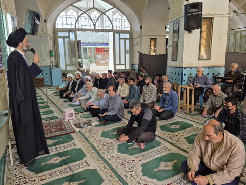 تصاویر/ حضور نماینده ولی فقیه در منطقه کاشان در مسجد مدرسه علمیه آیت‌الله مدنی کاشانی(ره)