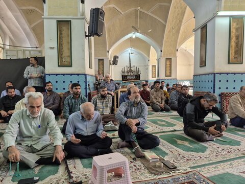 تصاویر/ حضور نماینده ولی فقیه در منطقه کاشان در مسجد مدرسه علمیه آیت‌الله مدنی کاشانی(ره)