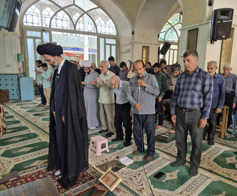 تصاویر/ حضور نماینده ولی فقیه در منطقه کاشان در مسجد مدرسه علمیه آیت‌الله مدنی کاشانی(ره)