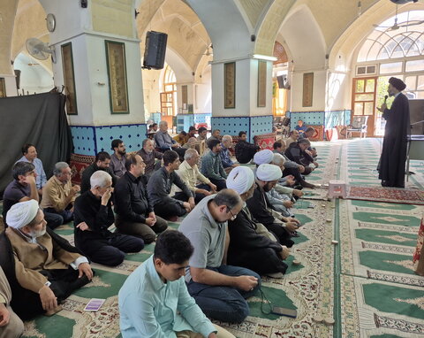 تصاویر/ حضور نماینده ولی فقیه در منطقه کاشان در مسجد مدرسه علمیه آیت‌الله مدنی کاشانی(ره)