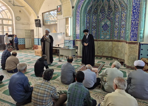 تصاویر/ حضور نماینده ولی فقیه در منطقه کاشان در مسجد مدرسه علمیه آیت‌الله مدنی کاشانی(ره)