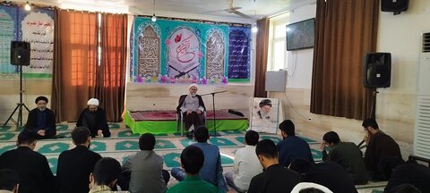 دیدار حجت‌الاسلام والمسلمین عالم‌زاده نوری با طلاب مدرسه علمیه امام صادق(ع)زهک