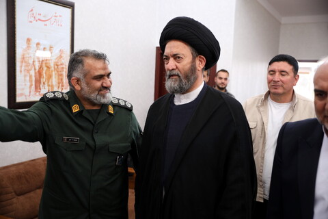 تصاویر/استقبال از آیت الله اعرافی توسط نماینده ولی فقیه در استان، استاندار، نائب رئیس مجلس ، مدیر کل دادگستری و مسئولین استانی اردبیل