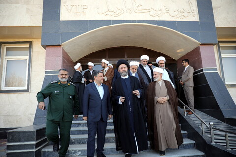 تصاویر/استقبال از آیت الله اعرافی توسط نماینده ولی فقیه در استان، استاندار، نائب رئیس مجلس ، مدیر کل دادگستری و مسئولین استانی اردبیل