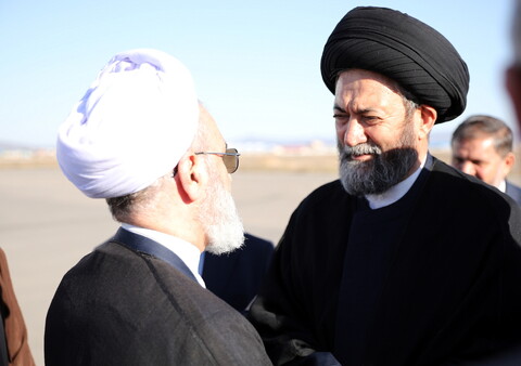 تصاویر/استقبال از آیت الله اعرافی توسط نماینده ولی فقیه در استان، استاندار، نائب رئیس مجلس ، مدیر کل دادگستری و مسئولین استانی اردبیل