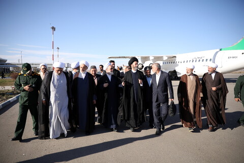 تصاویر/استقبال از آیت الله اعرافی توسط نماینده ولی فقیه در استان، استاندار، نائب رئیس مجلس ، مدیر کل دادگستری و مسئولین استانی اردبیل