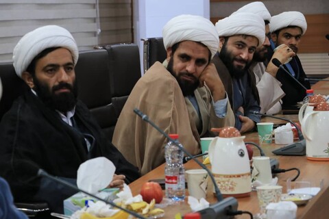 تصاویر/ دیدار مدیران و معاونین مدارس علمیه استان هرمزگان با استاندار