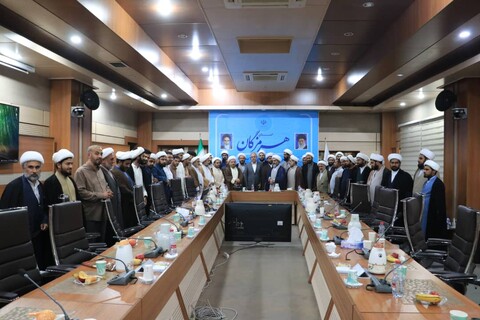 تصاویر/ دیدار مدیران و معاونین مدارس علمیه استان هرمزگان با استاندار