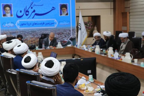 تصاویر/ دیدار مدیران و معاونین مدارس علمیه استان هرمزگان با استاندار