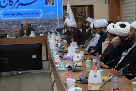 تصاویر/ دیدار مدیران و معاونین مدارس علمیه استان هرمزگان با استاندار