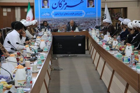 تصاویر/ دیدار مدیران و معاونین مدارس علمیه استان هرمزگان با استاندار