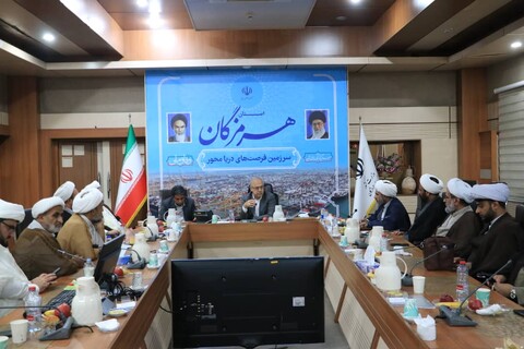 تصاویر/ دیدار مدیران و معاونین مدارس علمیه استان هرمزگان با استاندار