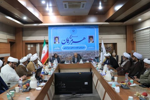 تصاویر/ دیدار مدیران و معاونین مدارس علمیه استان هرمزگان با استاندار