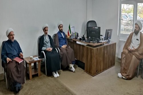 فعال‌سازی تشکل‌های مدرسه ای با مدیریت طلاب را دنبال می‌کنیم+ عکس