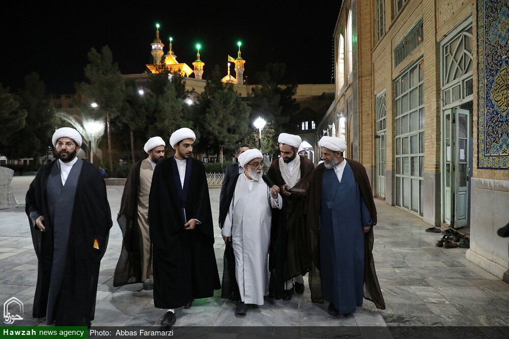 فیلم | بازدید آیت الله شب زنده دار از مدرسه دروس آزاد طلاب در فیضیه