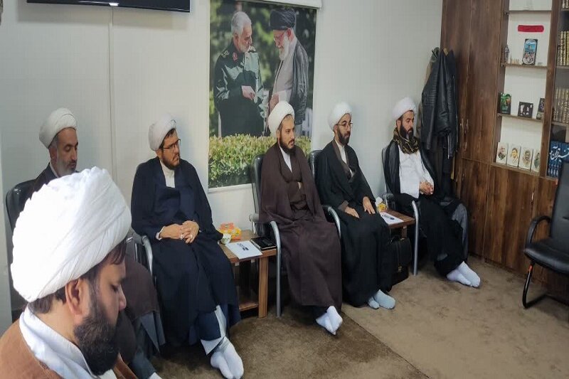 نشست منطقه‌ای مدیران مدارس علمیه شرق کرمانشاه برگزار شد