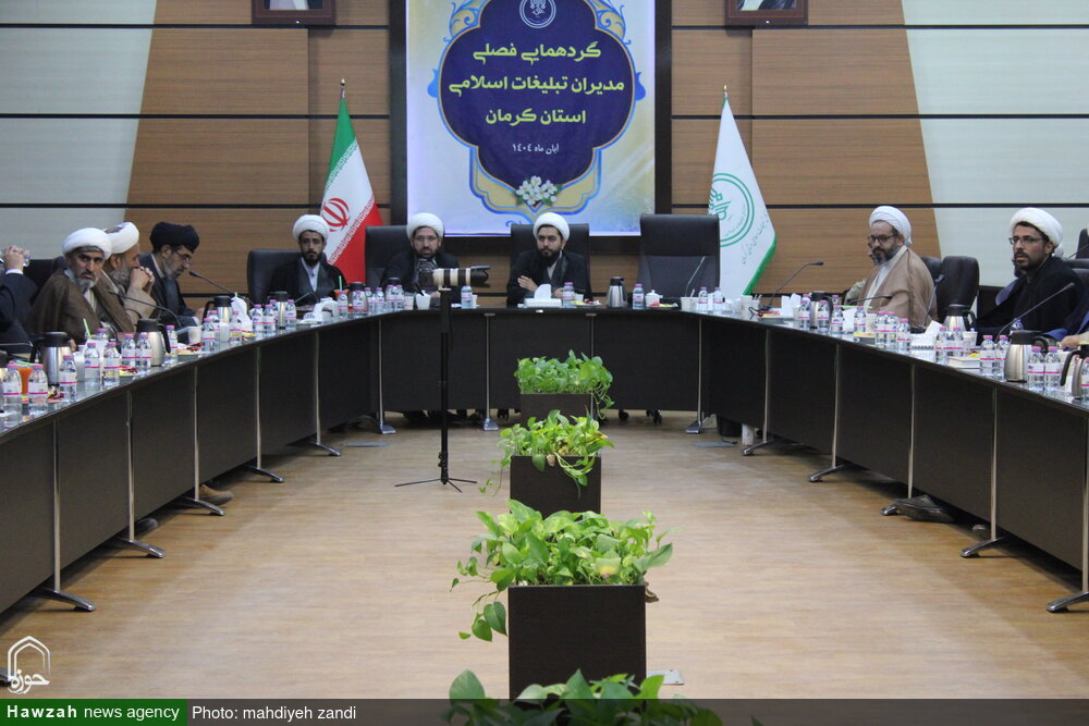 اعتکاف امسال فرصتی برای تبیین مکتب شهید سلیمانی است+تصاویر