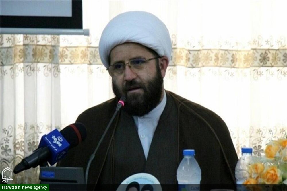 حرکت‌های اجتماعی باید با محوریت مسجد شکل گیرد