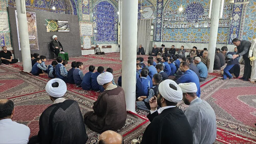 آیین بزرگداشت شیخ محسن رضایی در مسجد میانکوه امیدیه برگزار شد