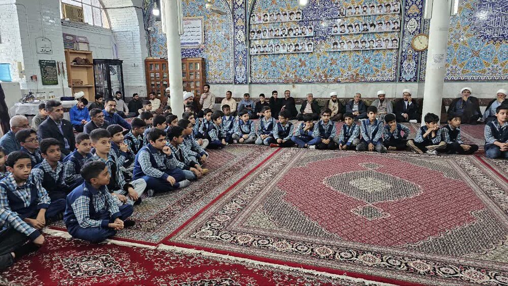 آیین بزرگداشت شیخ محسن رضایی در مسجد میانکوه امیدیه برگزار شد