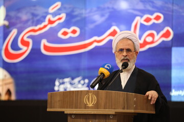 منطق قرآنی و عشق الهی مسلمانان برتر از هر قدرت و سلاح اتمی است / جهان خریدار منطق قرآنی و عشق به اهل‌بیت است، نه سلاح و زور