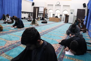 تصاویر/  برگزاری امتحان هفتگی طلاب مدرسه علمیه امام خامنه ای ارومیه