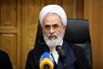 صد طرح تحول در مدیریت حوزه علمیه برنامه‌ریزی شده است/ زبان و ادب فارسی توسط دانش‌آموختگان حوزه قم در جهان گسترش یافته است