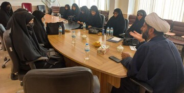 تصاویر/برگزاری جلسه شورای راهبری بانوان شهرستان کامیاران با رئیس اداره تبلیغات اسلامی