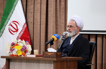 معارف عقلی و فلسفی، کلید پاسخگویی به گره‌های ذهنی جهان است/ حوزه علمیه، سرآمد تفکر عقلی برای پاسخ به چالش‌های جهان است