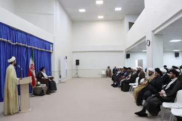 تصاویر/ نشست جمعی از مبلغین و روحانیون اهواز با نماینده ولی فقیه در خوزستان