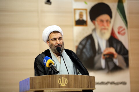 تصاویر/همایش حسینیان اردبیل با حضور جامعه قرآنی هیئات مذهبی ، مداحین و شاعران حسینی اردبیل