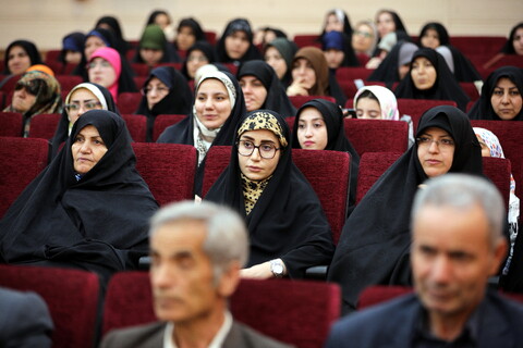 تصاویر/همایش حسینیان اردبیل با حضور جامعه قرآنی هیئات مذهبی ، مداحین و شاعران حسینی اردبیل