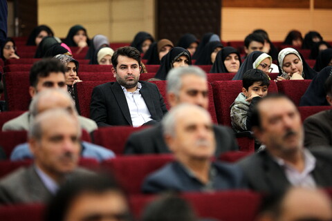 تصاویر/همایش حسینیان اردبیل با حضور جامعه قرآنی هیئات مذهبی ، مداحین و شاعران حسینی اردبیل