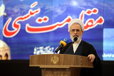 تصاویر/همایش حسینیان اردبیل با حضور جامعه قرآنی هیئات مذهبی ، مداحین و شاعران حسینی اردبیل