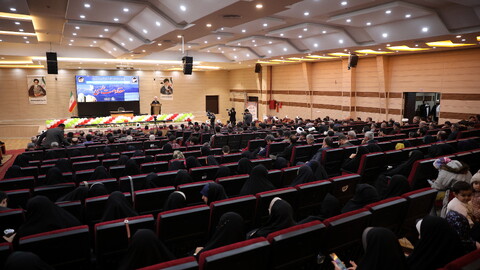 تصاویر/همایش حسینیان اردبیل با حضور جامعه قرآنی هیئات مذهبی ، مداحین و شاعران حسینی اردبیل