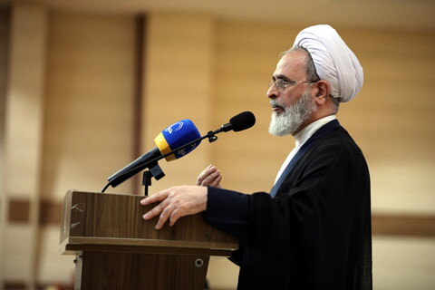 تصاویر/همایش حسینیان اردبیل با حضور جامعه قرآنی هیئات مذهبی ، مداحین و شاعران حسینی اردبیل