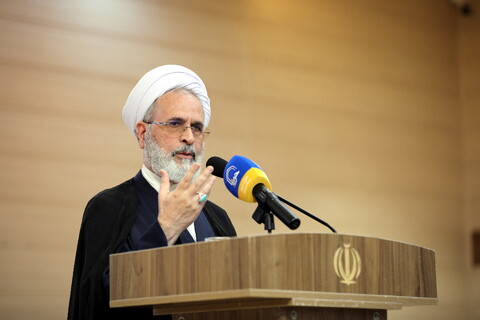 تصاویر/همایش حسینیان اردبیل با حضور جامعه قرآنی هیئات مذهبی ، مداحین و شاعران حسینی اردبیل