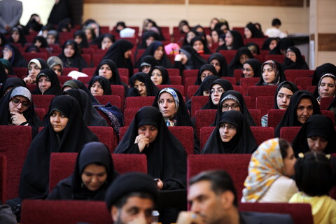 تصاویر/همایش حسینیان اردبیل با حضور جامعه قرآنی هیئات مذهبی ، مداحین و شاعران حسینی اردبیل