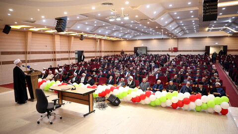 تصاویر/همایش حسینیان اردبیل با حضور جامعه قرآنی هیئات مذهبی ، مداحین و شاعران حسینی اردبیل