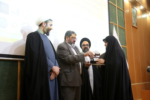 تصلویر/ اختتامیه همایش ملی مدیریت تراز انقلاب اسلامی در اندیشه و سیره امام خامنه‌ای